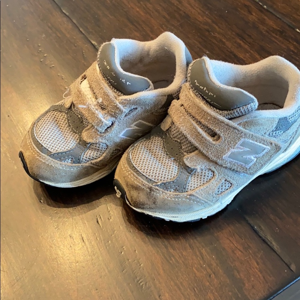 New Balance 990 Velcro Sneakers